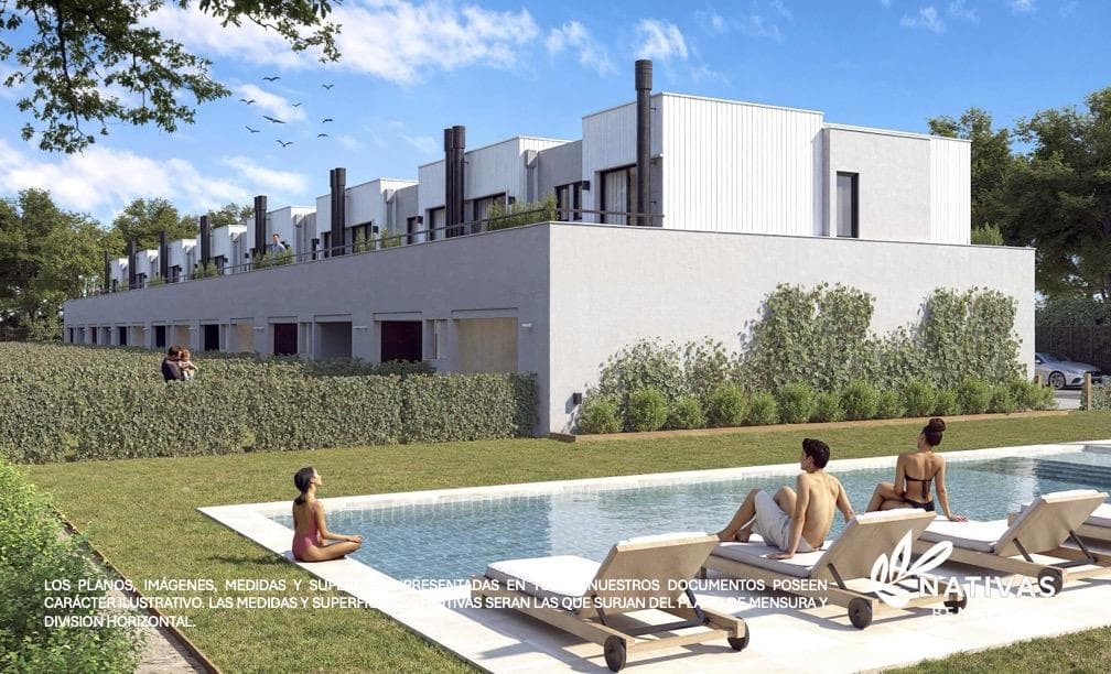 3-Room House/Duplex for Sale in Pozo with Financing Available