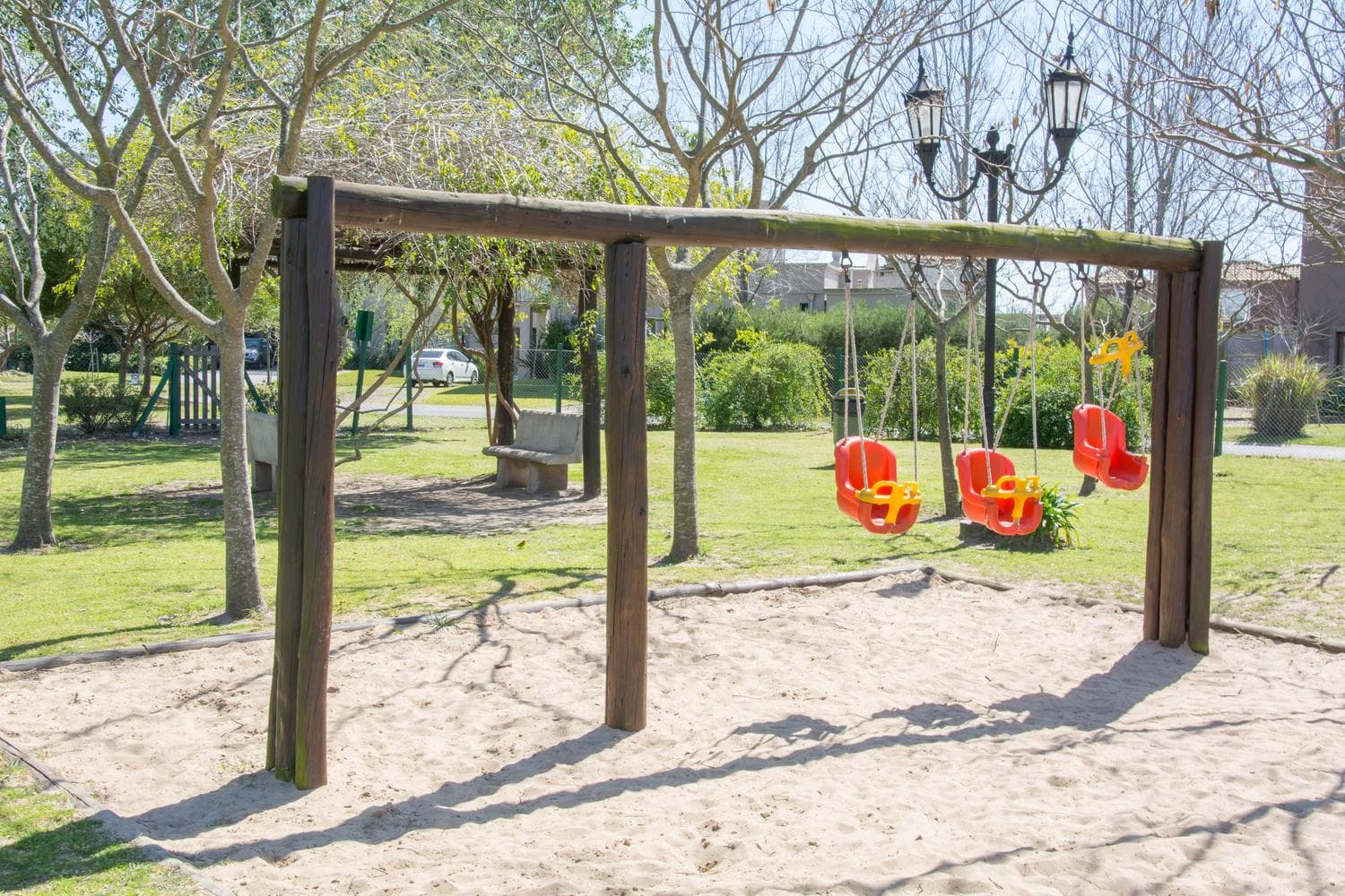 House for annual rent by the water in Santa Bárbara—5 bedrooms, immaculate, comfortable, and bright