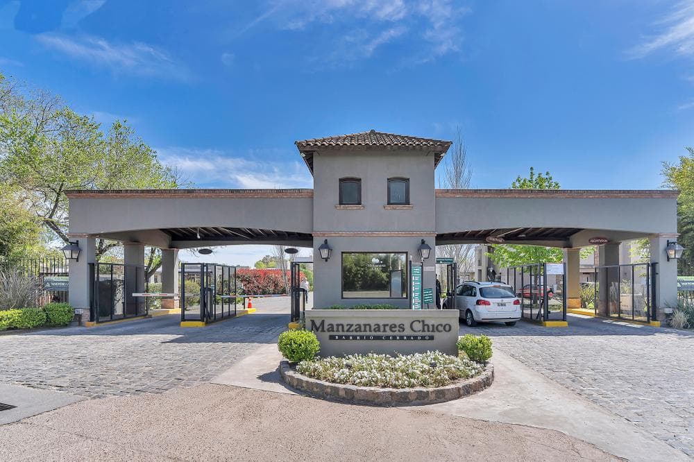 Great Deal!! House for Sale in Manzanares Chico