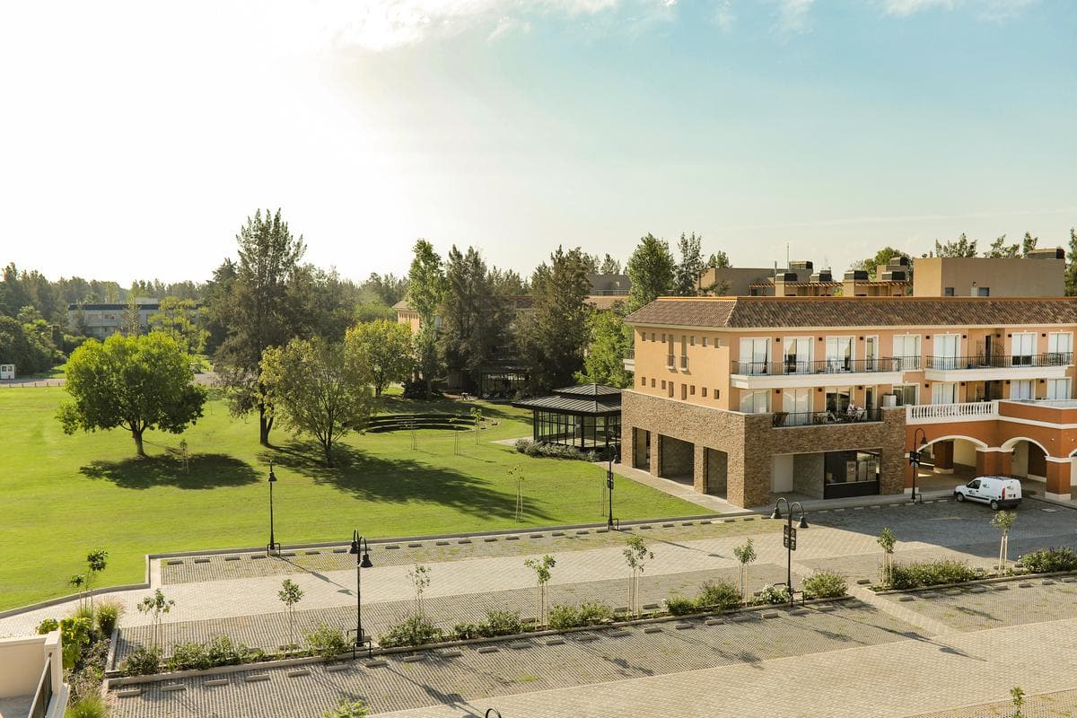 Brand-new 1- or 2-bedroom apartment - SUITABLE FOR PROFESSIONAL USE - Caamaño