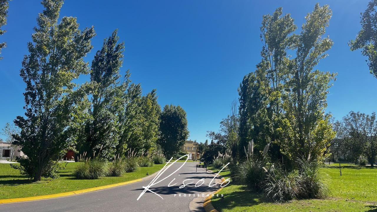 Casa en Alquiler, lote 1100m2, pileta. parilla. 3 dormitorios. Barrio Cerrado, EscobarCasa