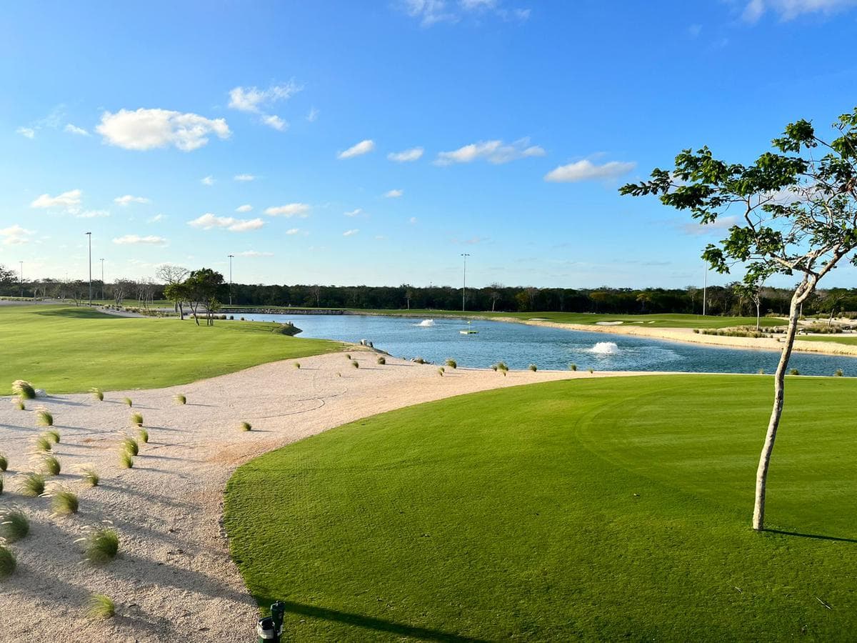 Private Lot with a GOLF COURSE in Mérida, Yucatán