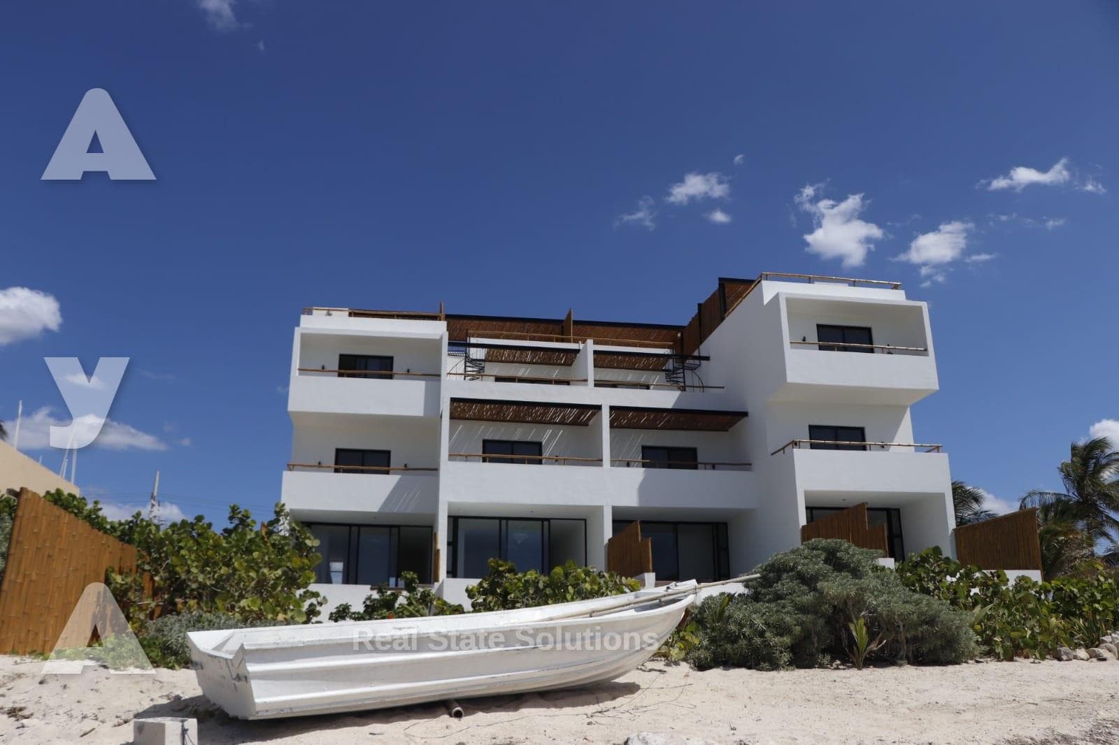 House for Sale, 4 Bedrooms, SWIMMING POOL, OCEANFRONT, San Benito, Mérida, Yucatán.