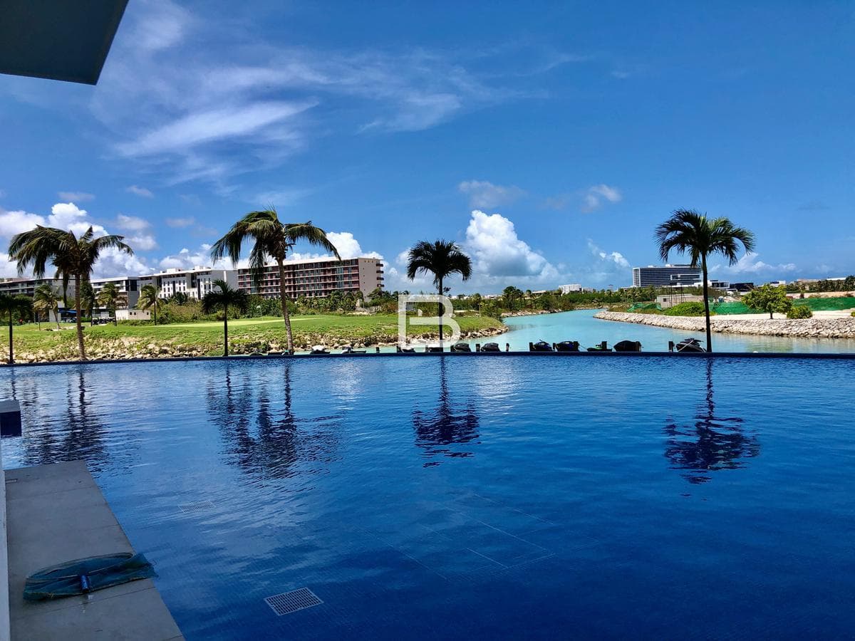 Apartment for Sale in Puerto Cancún, Torre Maioris