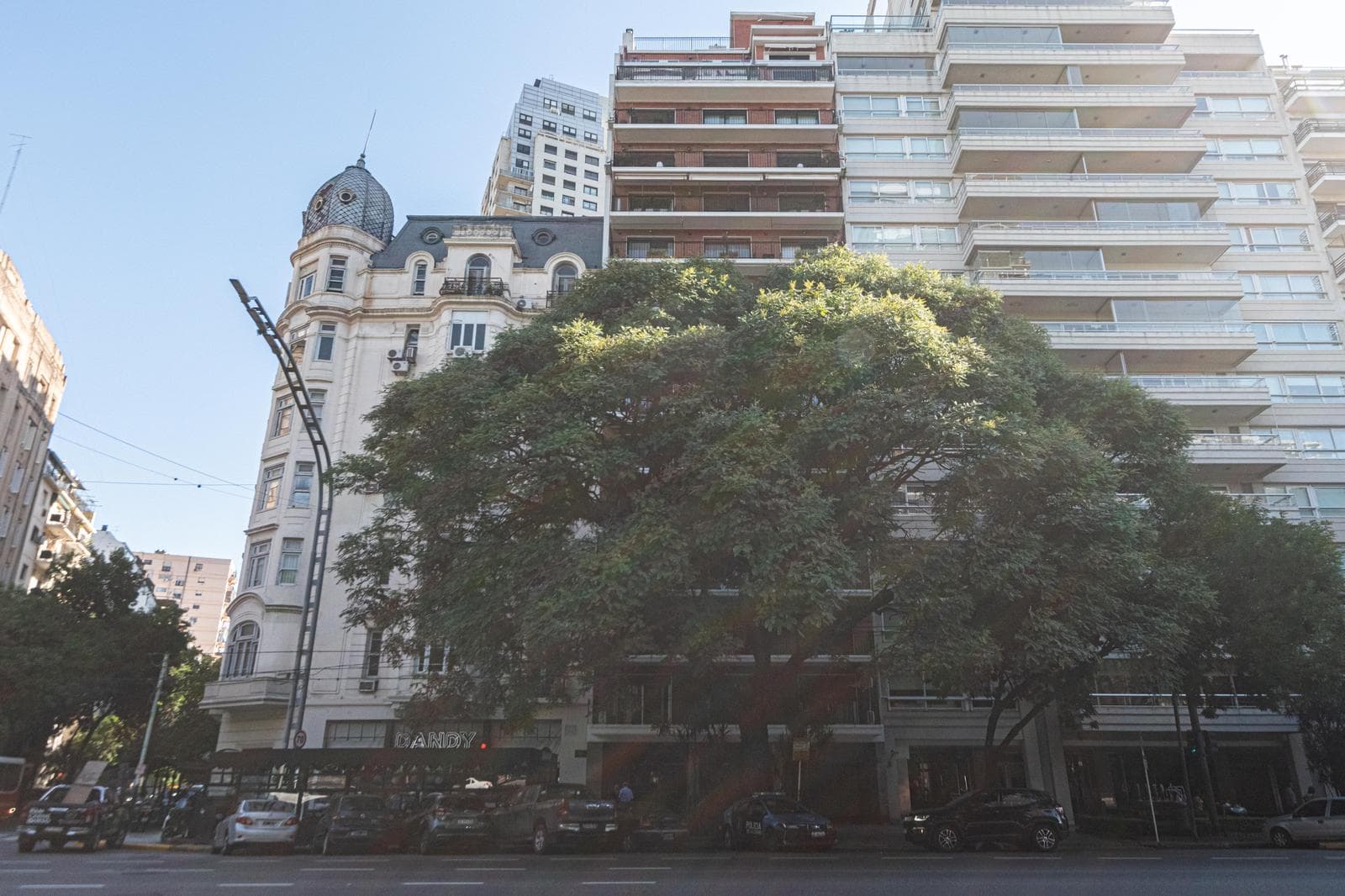 Top-Notch Building - 24-Hour Security - Assigned Parking Space - Plenty of Natural Light