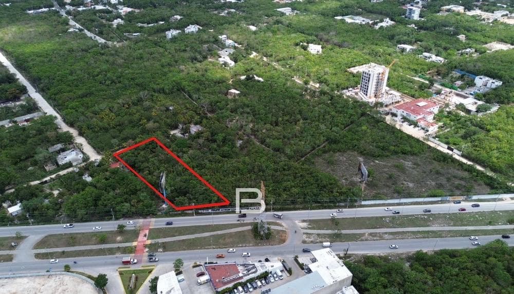 Land on Av. Huaycán—Attention: Developers