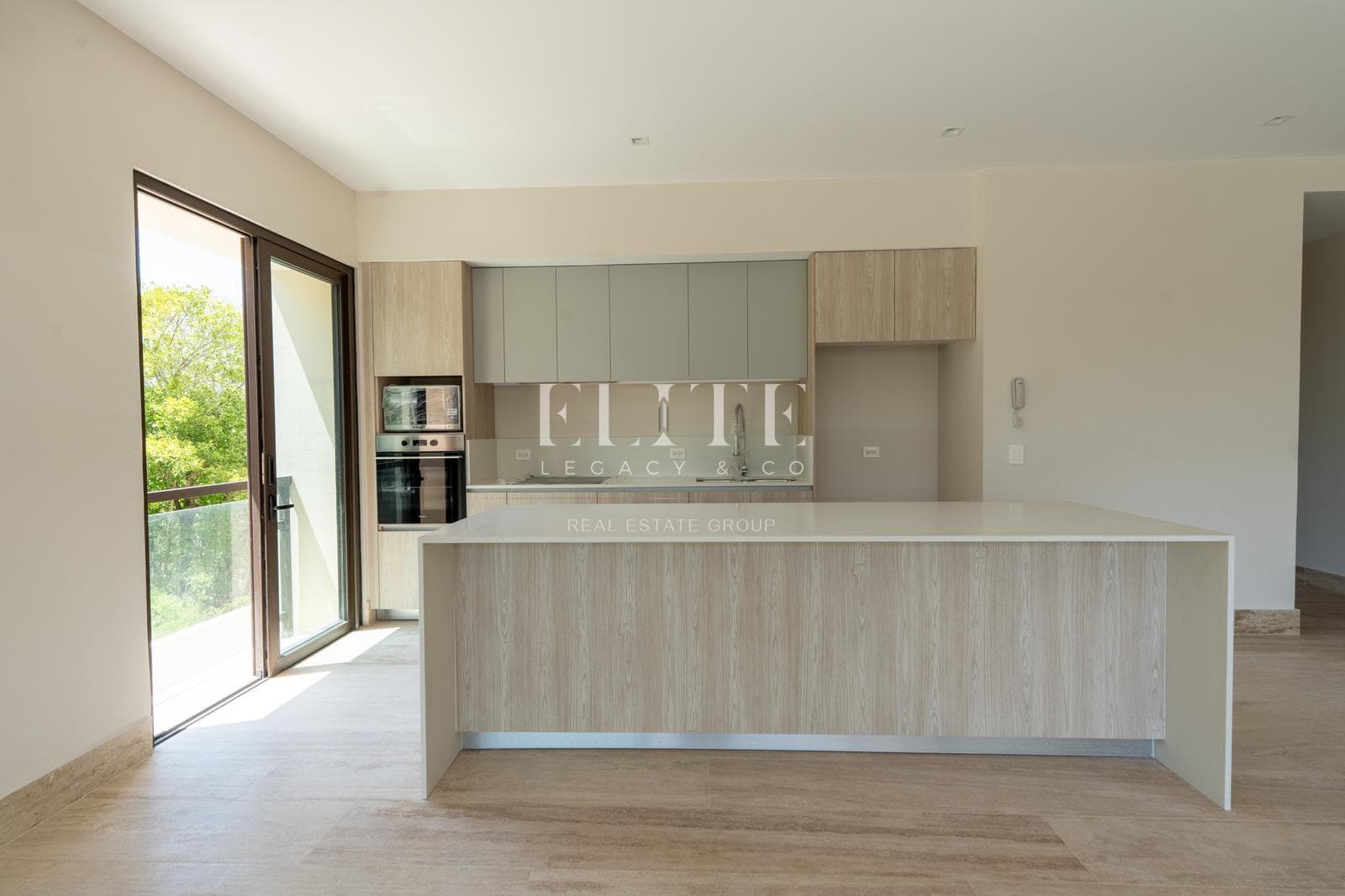 Departamento de 2 recámaras en Venta y Renta Hodela SM 11