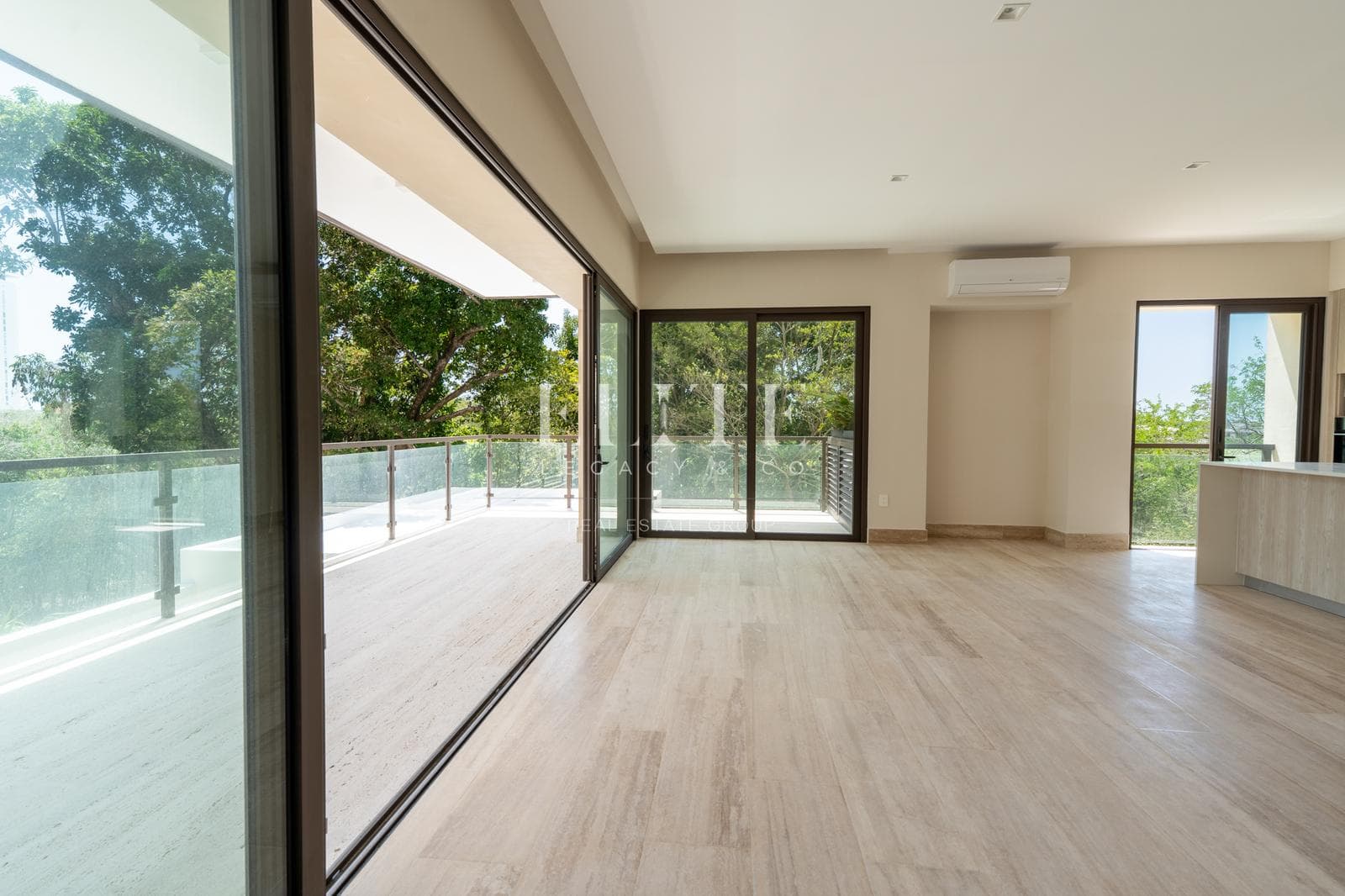 Departamento de 2 recámaras en Venta y Renta Hodela SM 11