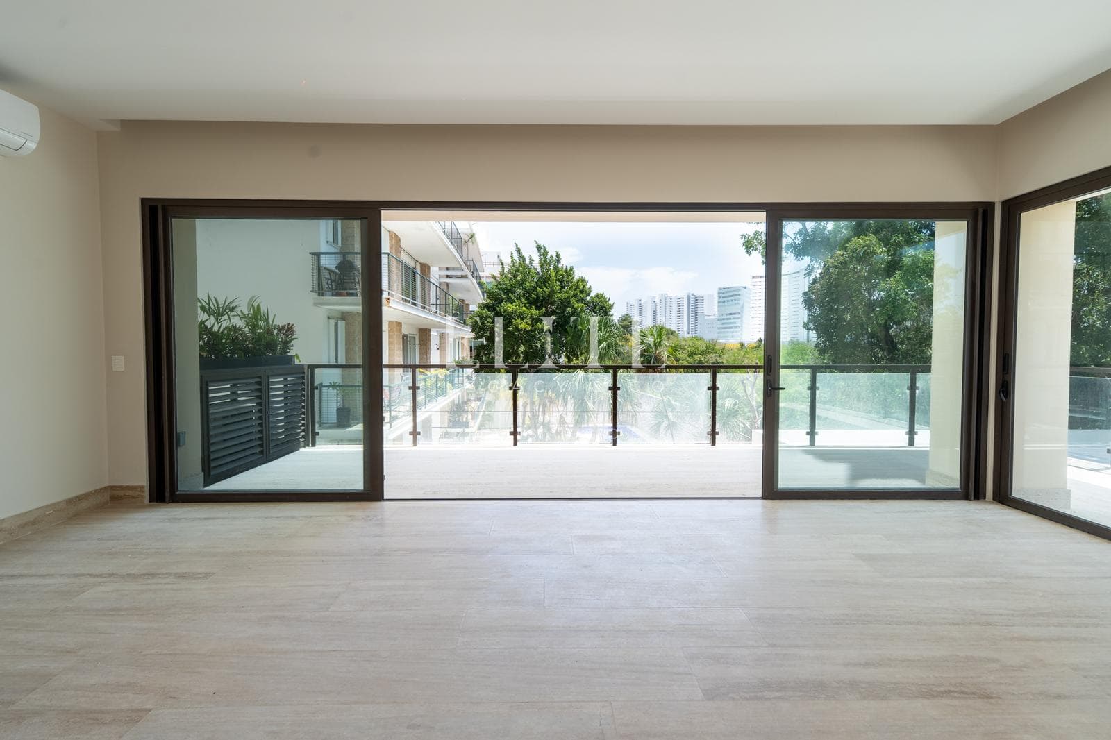 Departamento de 2 recámaras en Venta y Renta Hodela SM 11