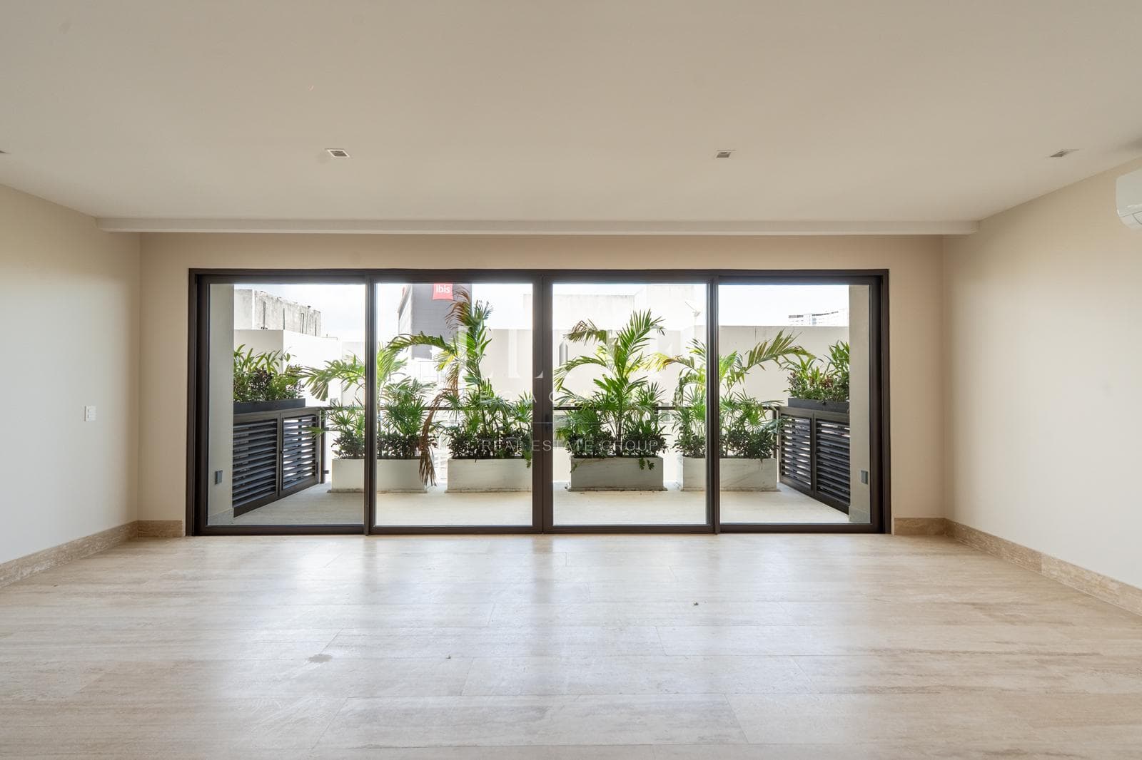 Departamento en Renta y Venta de 3 recamaras en Hodela SM 11