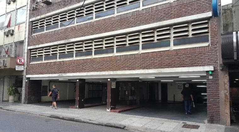 COVERED FIXED PARKING SPACE FOR SALE - DOWNTOWN - SAN NICOLÁS - EXCELLENT ACCESS