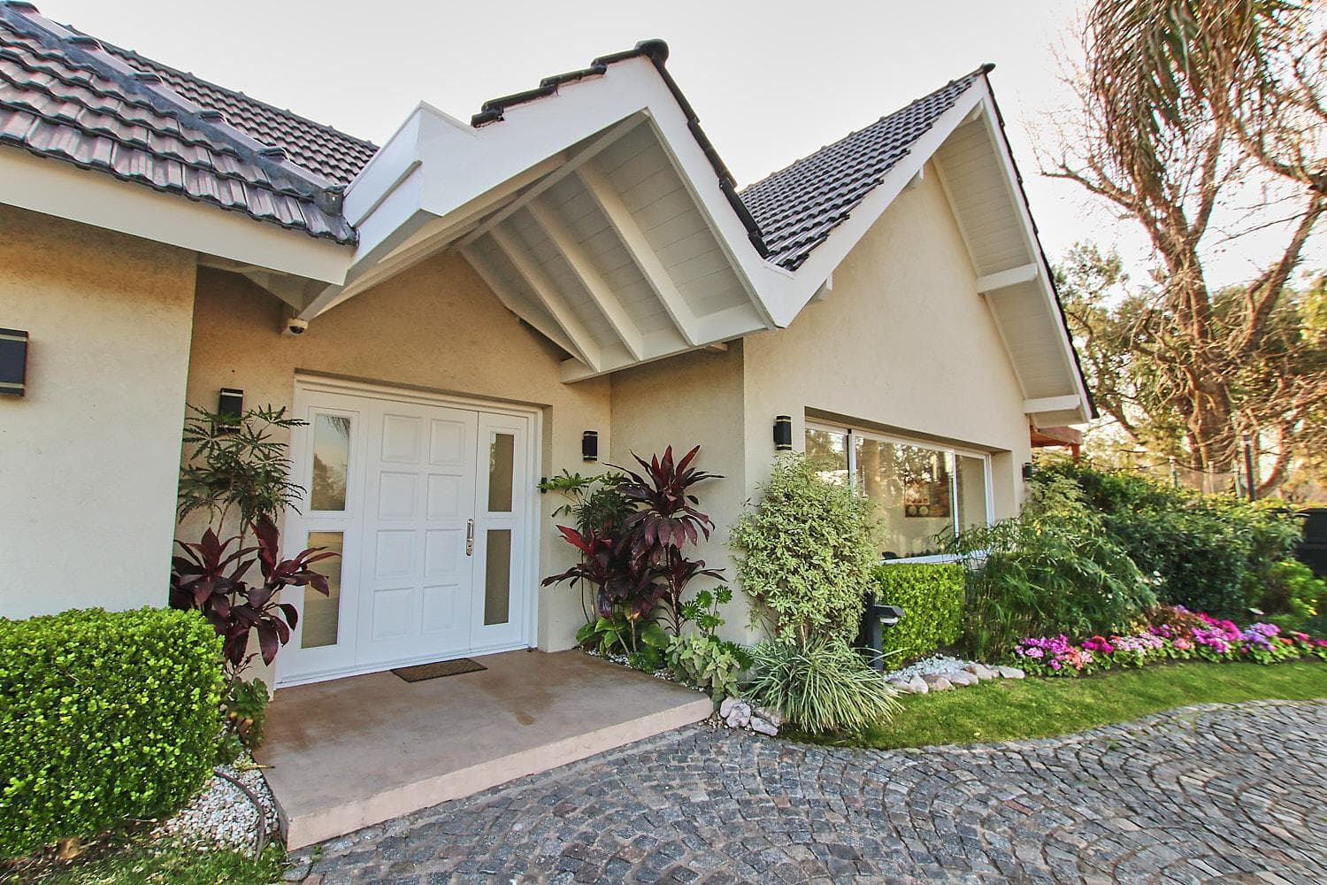 Exceptional Home in Los Lagartos CC - Qualifies for a Mortgage