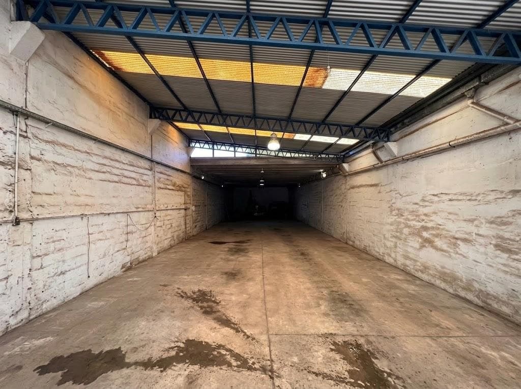 Warehouse for sale in Villa Azalais