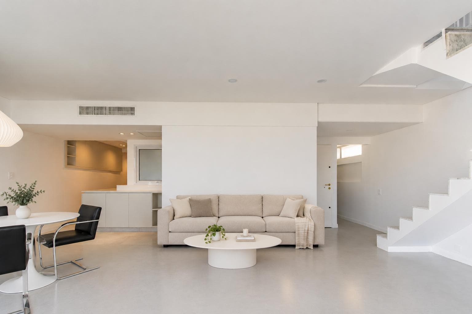 Exclusive apartment for rent, completely renovated, with a balcony, terrace, and garage in Palermo Chico