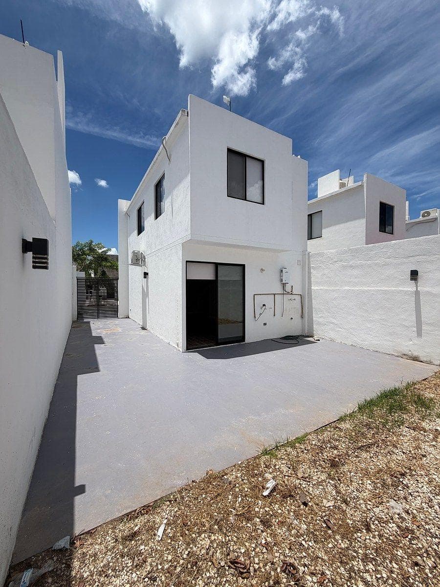 HOUSE FOR SALE IN MÉRIDA, ESMERALDA RESIDENCIAL, NORTHEAST
