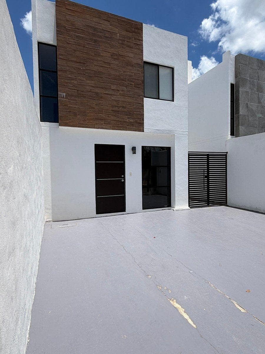 HOUSE FOR SALE IN MÉRIDA, ESMERALDA RESIDENCIAL, NORTHEAST