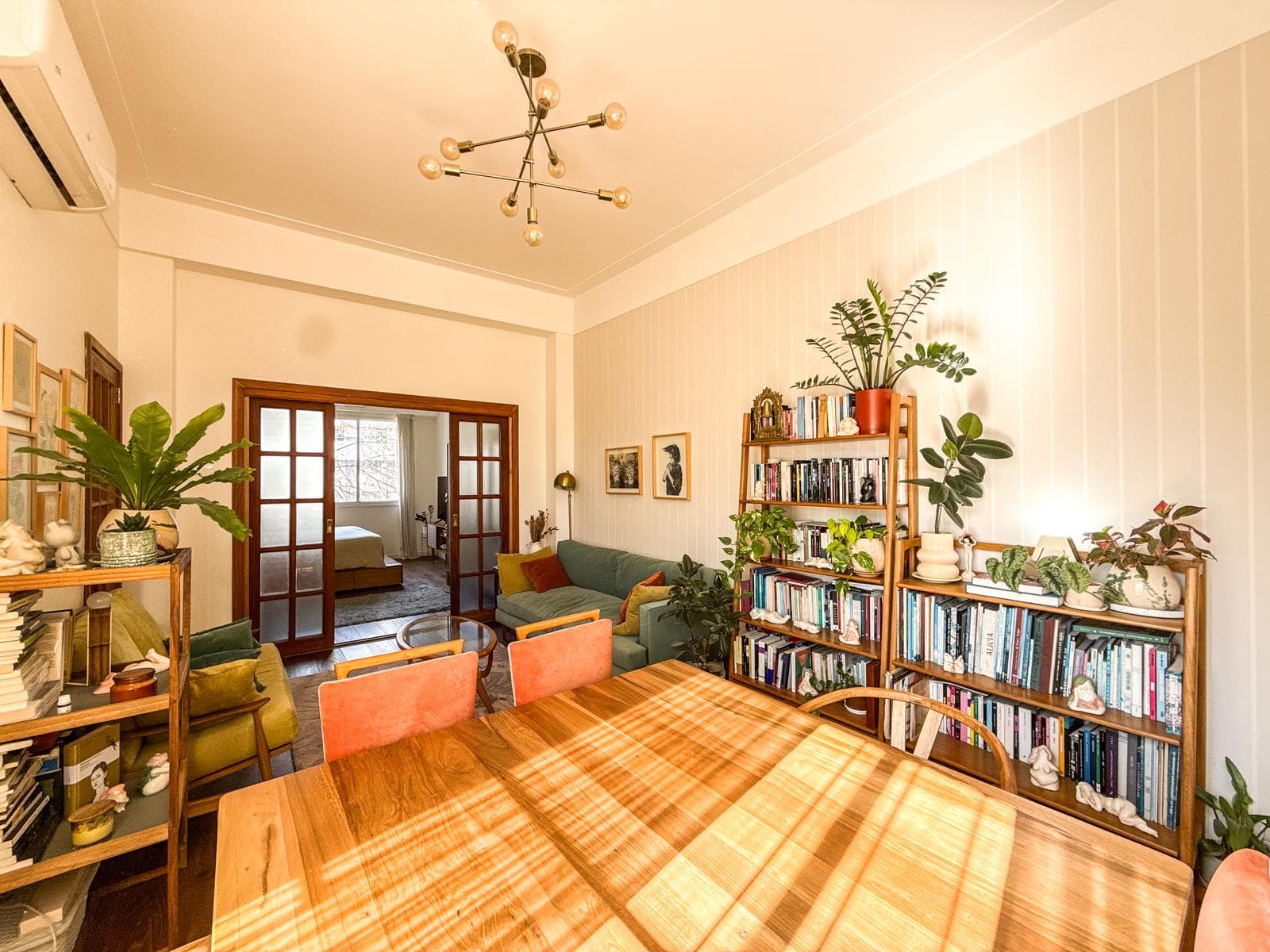 Apartment for sale in Caballito: four rooms and a home office