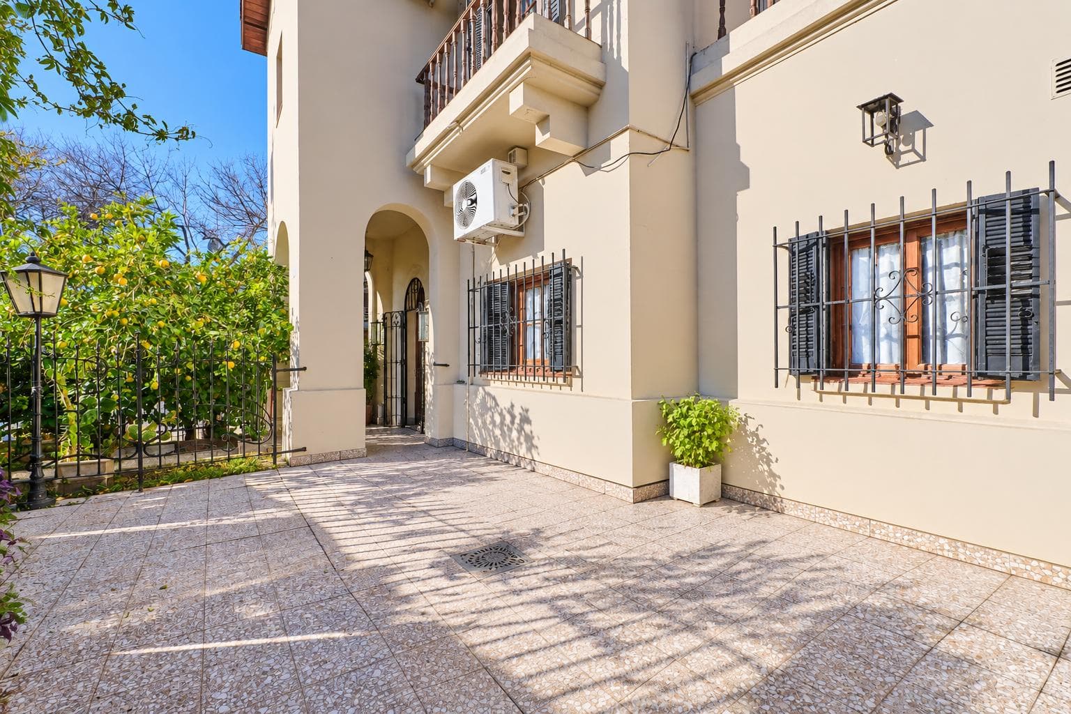 5-Room House for Sale in Parque Chas