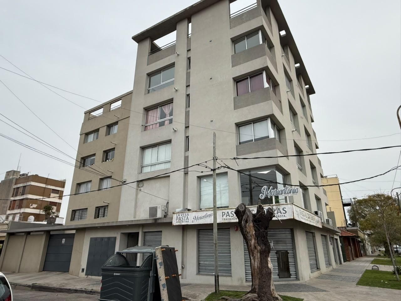 VENTA DEPARTAMENTO 2 AMBIENTES CON COCHERA Y SUM EN QUILMES