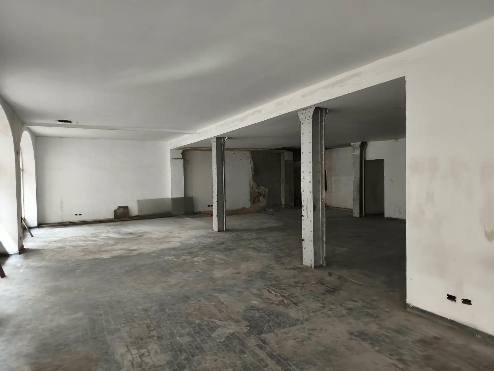 COMMERCIAL SPACE OR EVENT HALL FOR SALE IN BUENOS AIRES' MICROCENTRO