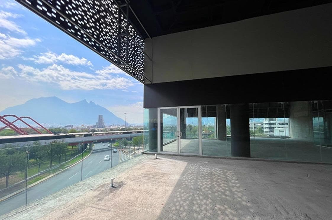 OFFICE SPACE FOR SALE AND RENT IN MONTERREY—ACROSS FROM FUNDIDORA PARK