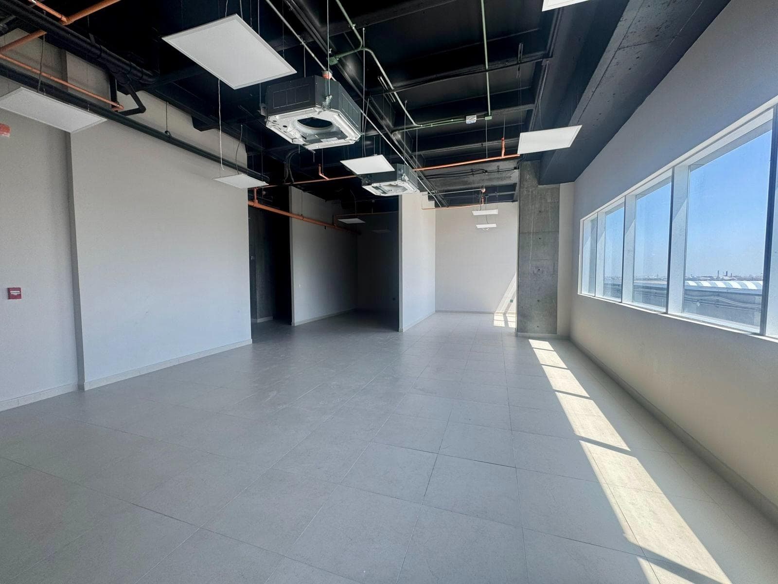 OFFICE SPACE FOR SALE AND RENT IN MONTERREY—ACROSS FROM FUNDIDORA PARK