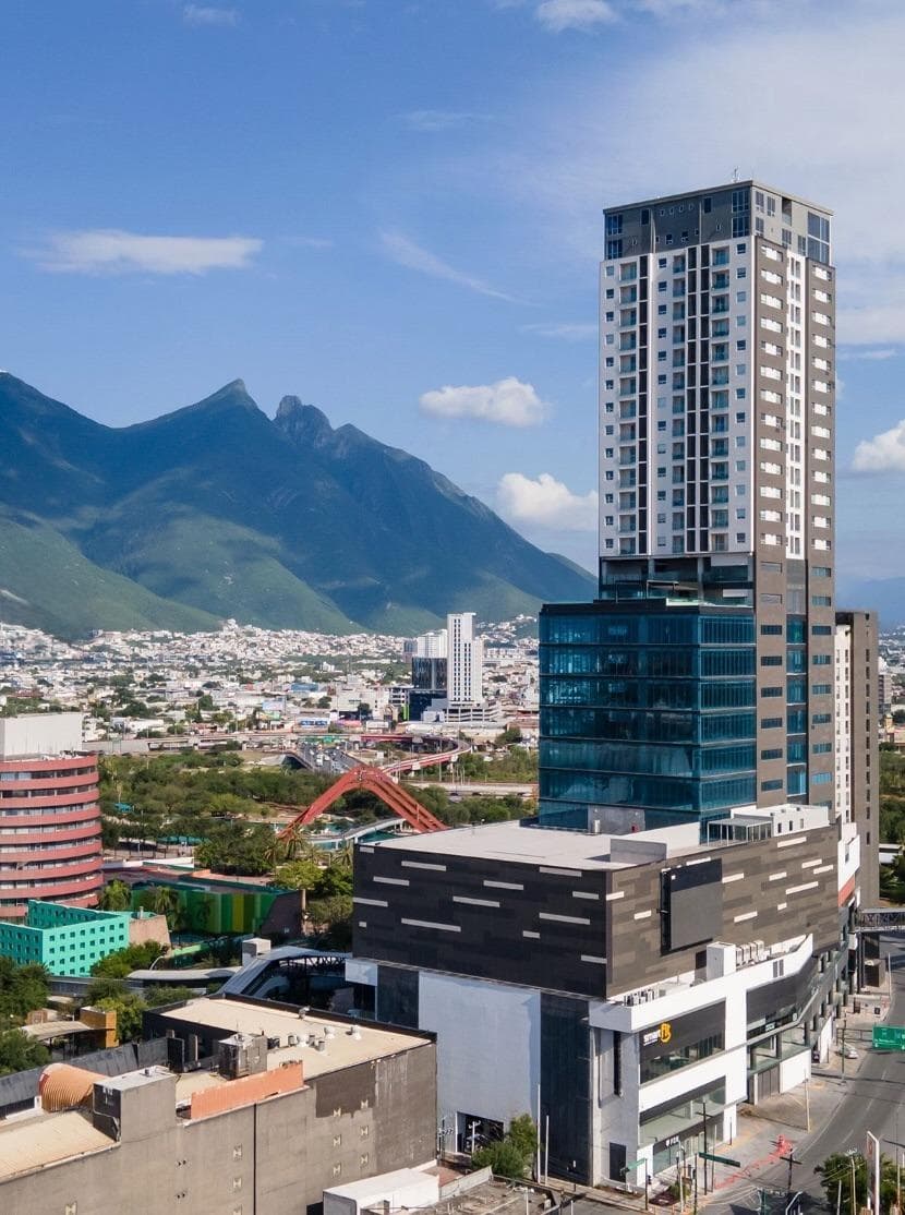 OFFICE SPACE FOR RENT AND SALE IN MONTERREY/ACROSS FROM FUNDIDORA PARK