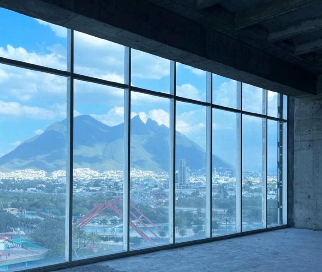 OFFICE SPACE FOR RENT AND SALE IN MONTERREY/ACROSS FROM FUNDIDORA PARK