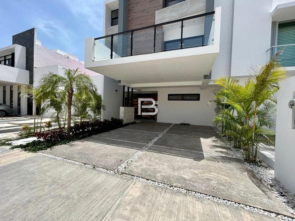 Aqua Residencial: Brand-New House for Sale