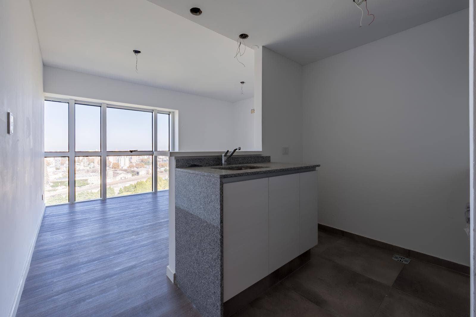 FOR SALE - Premium 1-Bedroom Apartment - With Parking Space - Puerto Norte, Rosario.