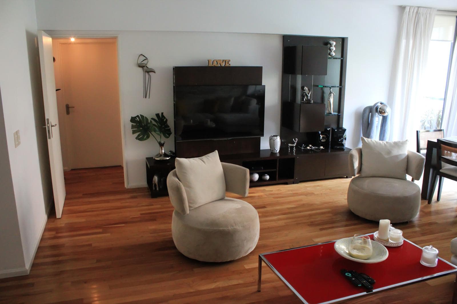4-room furnished apartment for rent with a garage in Puerto Madero!!! In impeccable condition