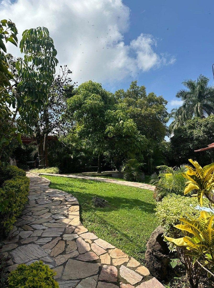 HOUSE FOR SALE IN LOMAS DE CUERNAVACA