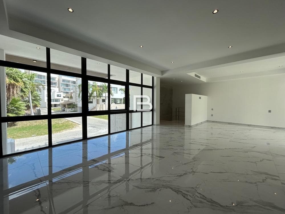 Puerto Cancun Laguna Uno House for Sale