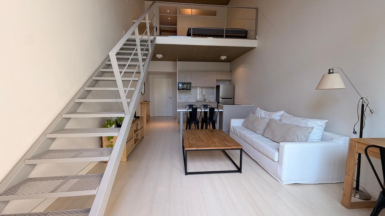Excellent FURNISHED apartment with a garden at Ayres Loft