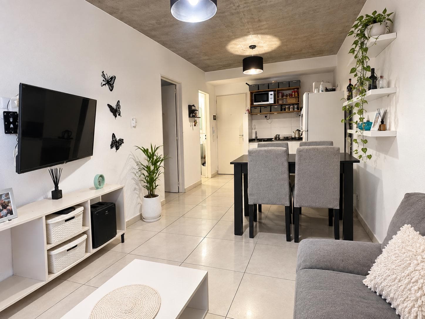 1-BEDROOM APARTMENT FOR SALE, FACING THE STREET AND WITH A TERRACE AND BARBECUE AREA, VIAMONTE 32 BIS, 6TH REPUBLIC