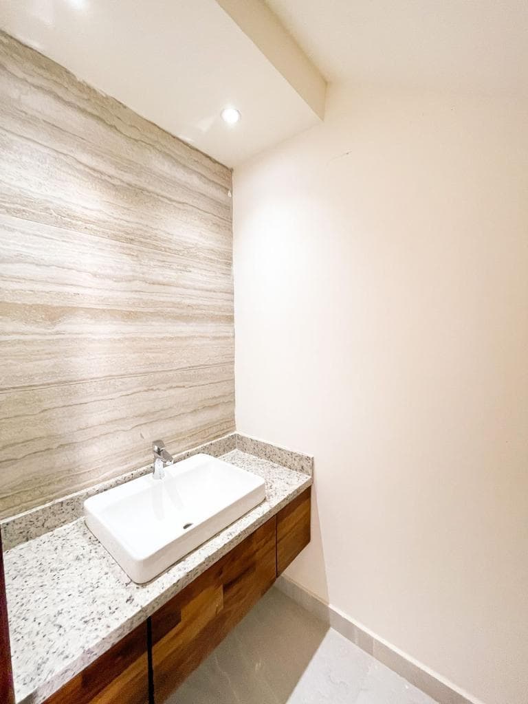 Brand-new house for sale in the Ventura Residencial neighborhood, Aurora sector.