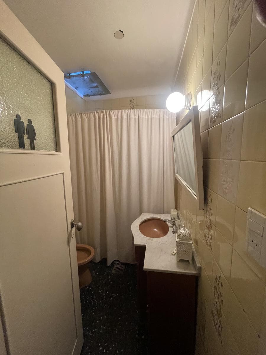 3-Bedroom House with a Pool in Victoria