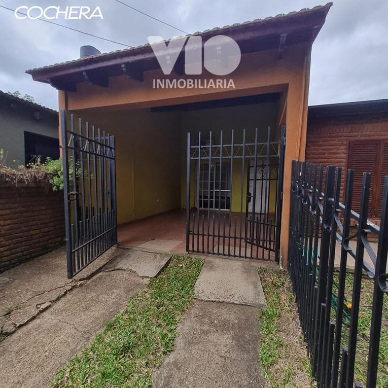House Just Steps from the Beach in Colón