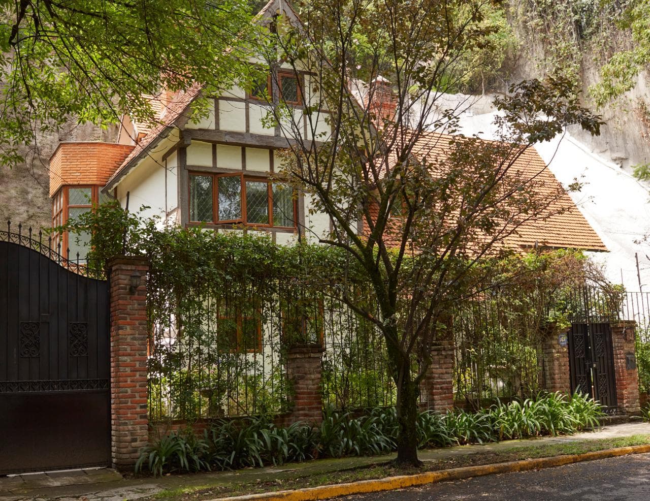 House for Sale in Bosque de las Lomas