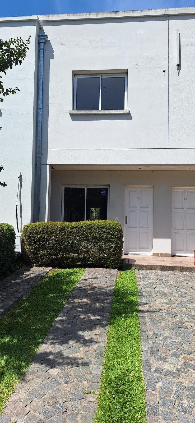 3-Bedroom Duplex with Private Garden - Pellegrini Village