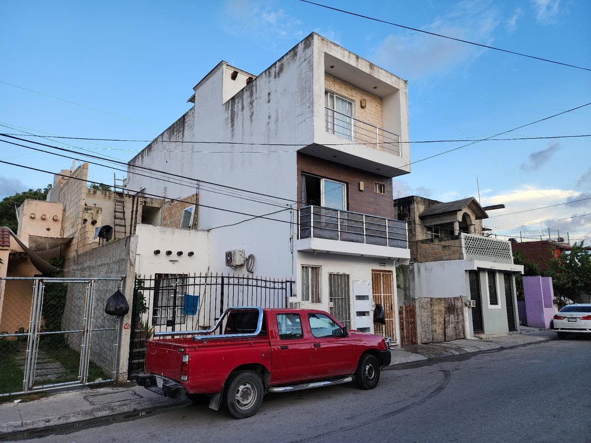 CUARTERIA Building for Sale, 12 Bedrooms with Bathrooms, Villas del Mar, North Cancún.