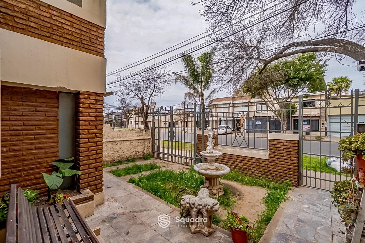 FOR SALE | TRADE - 3-bedroom house with a yard - Roque Saenz Peña, Rosario - QUALIFIES FOR A MORTGAGE.