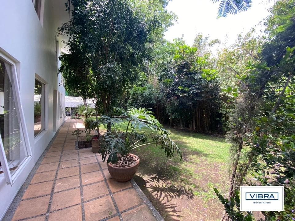 Spacious house with a large garden in Tetelpan. Ground floor