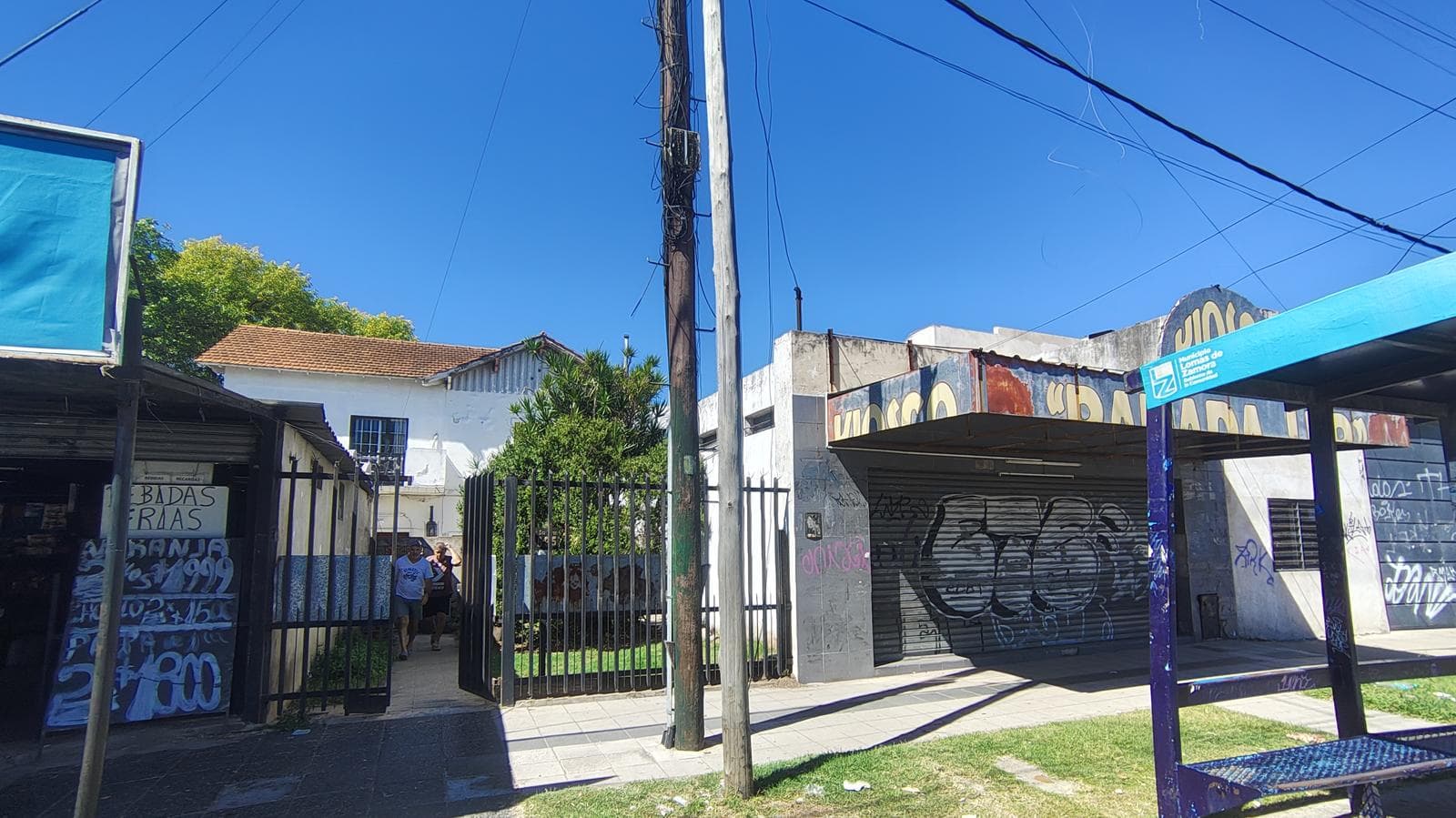 Casa multifamiliar venta temperley sobre avenida con locales