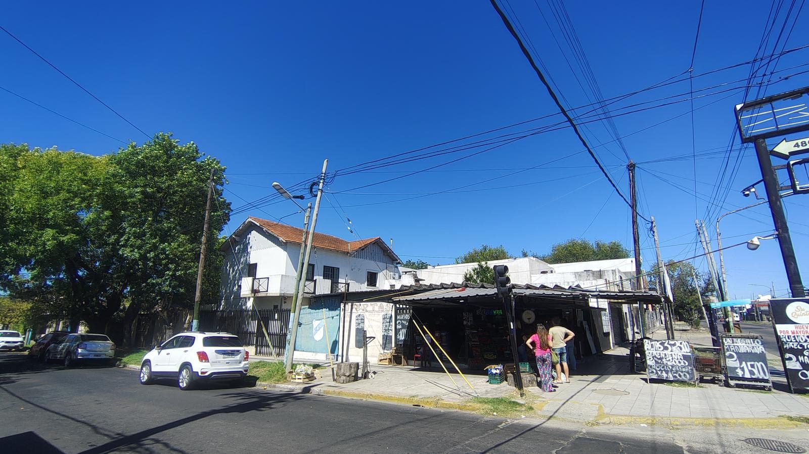 Casa multifamiliar venta temperley sobre avenida con locales