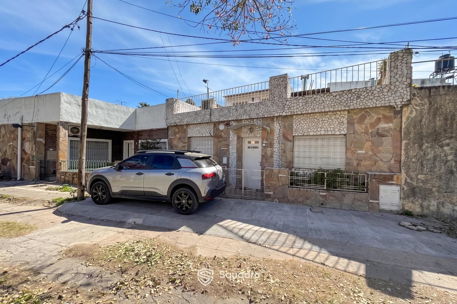 FOR SALE - 2-bedroom ground-floor house with a covered patio - Echesortu neighborhood, Rosario.