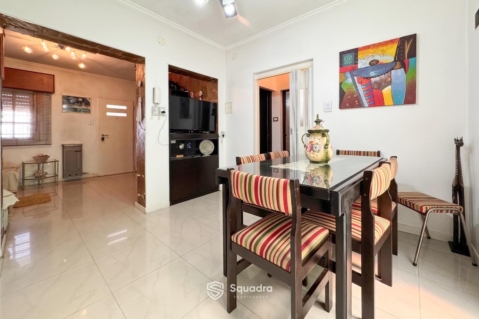 FOR SALE - 2-bedroom ground-floor house with a covered patio - Echesortu neighborhood, Rosario.