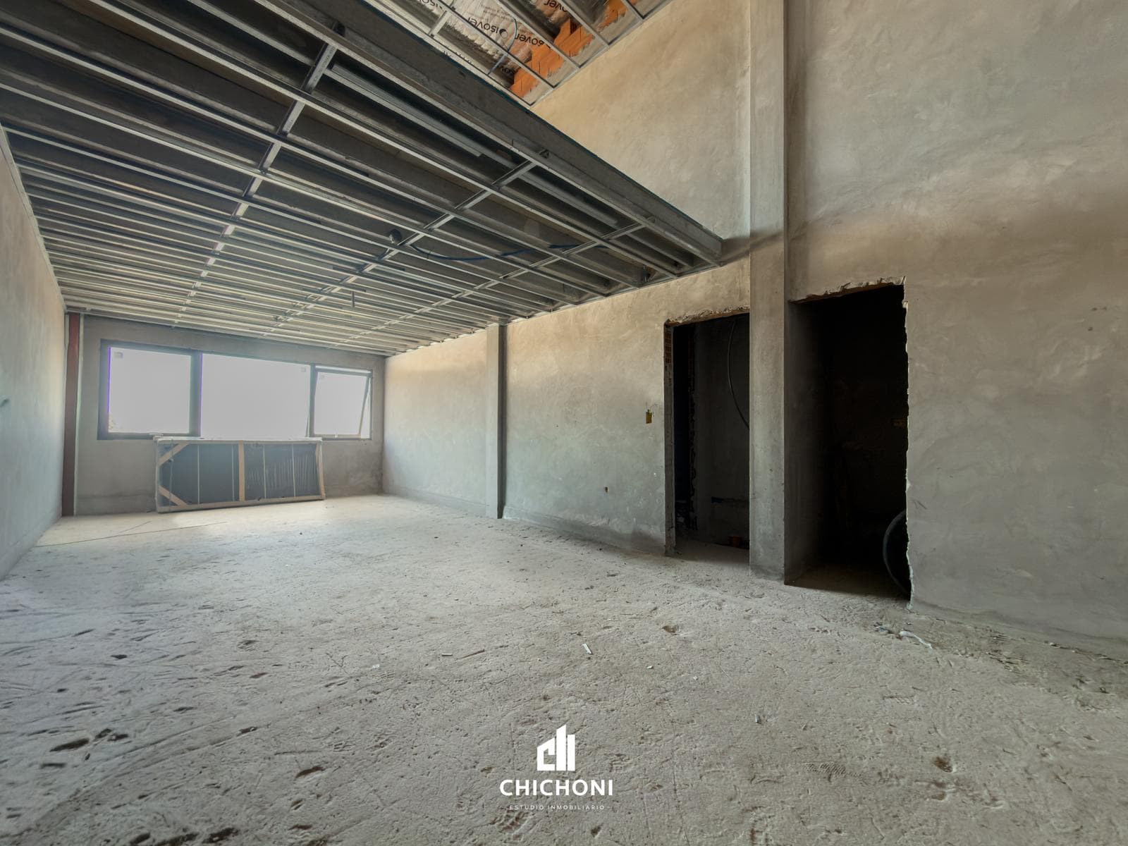 For Sale - Brand-new office facing the street - Constitución Area