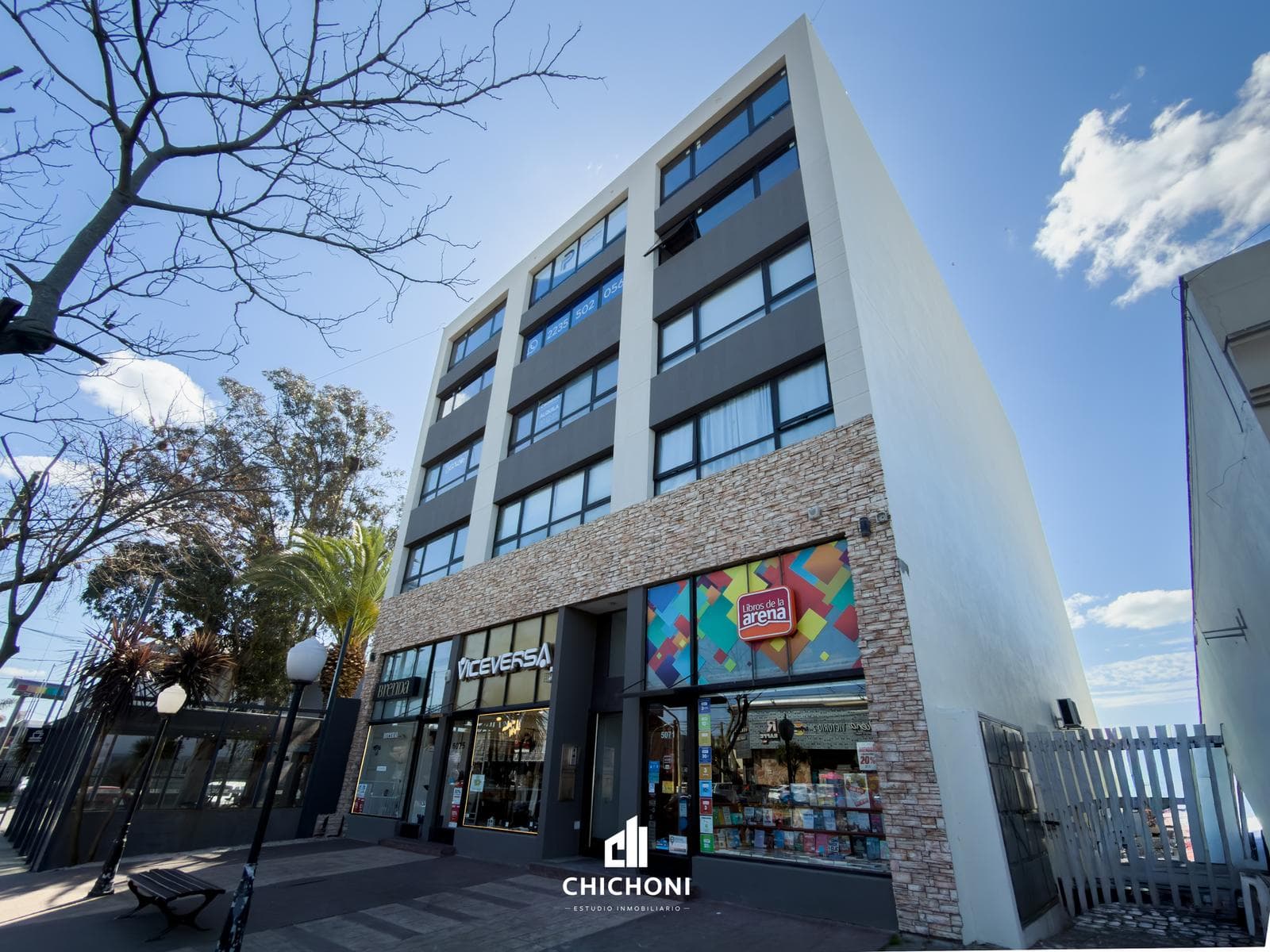 For Sale - Brand-new office facing the street - Constitución Area