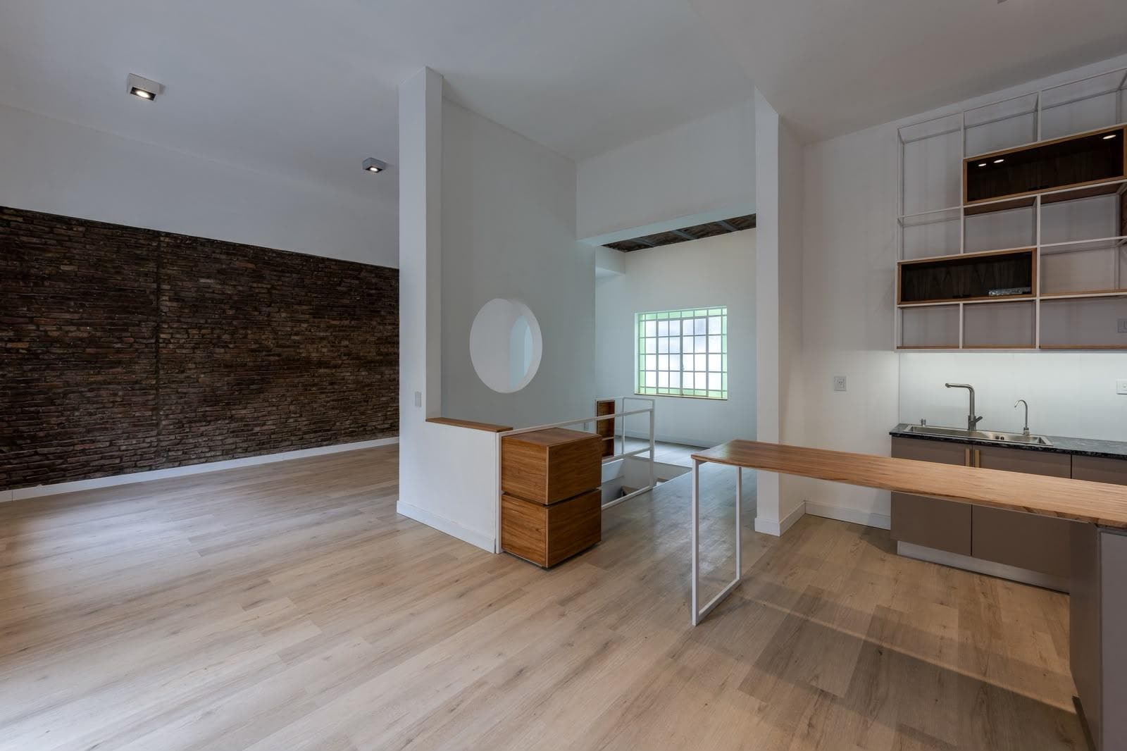 PH for sale at 1600 Sarmiento